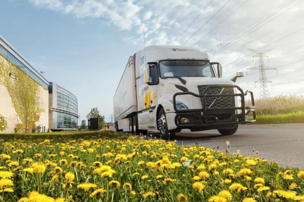 8 Essential Factors to Consider When Choosing the Right Trucking Company